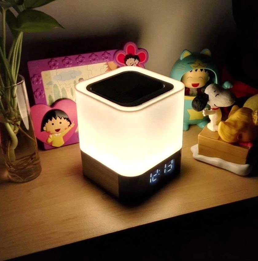 5-in-1 bedside lamp speaker - Kindle compatible