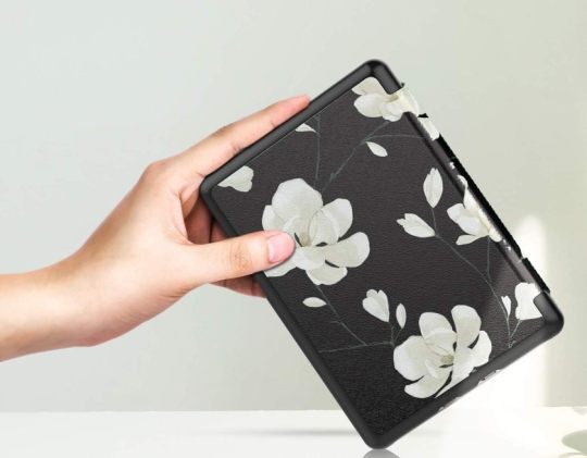 Beautiful floral Kindle smart shell case from MoKo - fits 10th-generation entry-level Kindle model