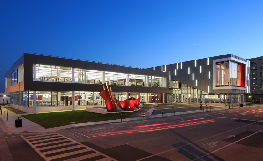 Cedar Rapids Public Library - outside