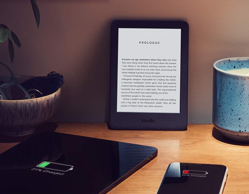 Thanks to front light, you can use the 2019 Kindle model in the dark